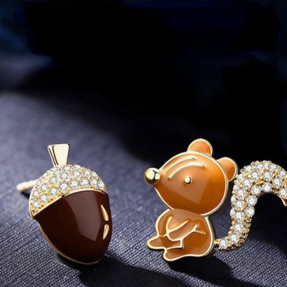 Adorable squirrel and acorn earrings!